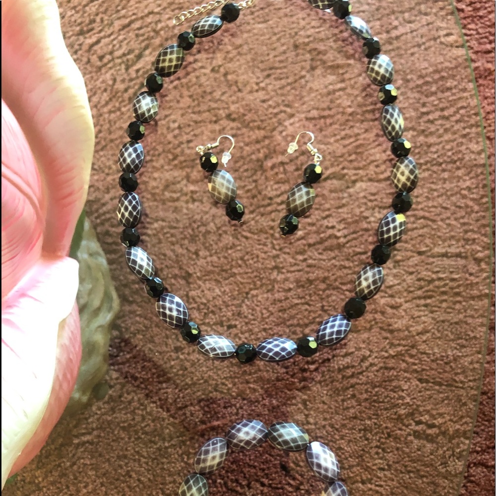 3 pc jewelry ensemble.